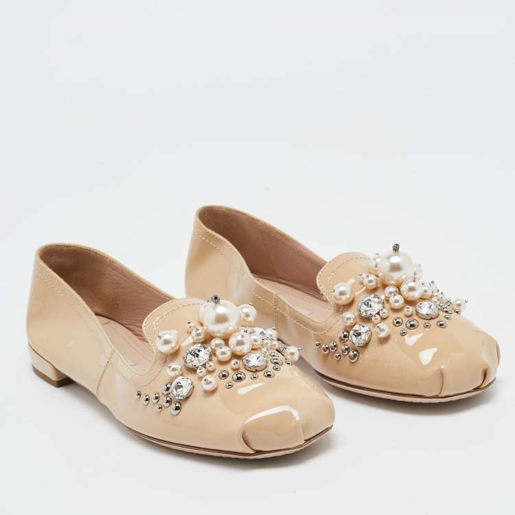Pre Owned Miu Miu Beige Patent Leather Faux Pearls Ballet Flats Size 37.5