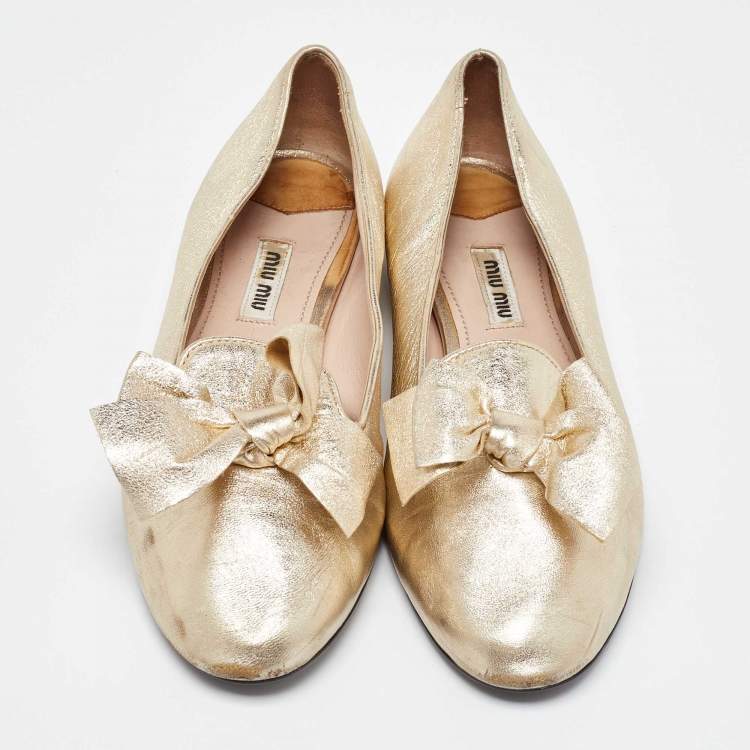 Pre Owned Miu Miu Gold Leather Bow Loafers Size 38.5