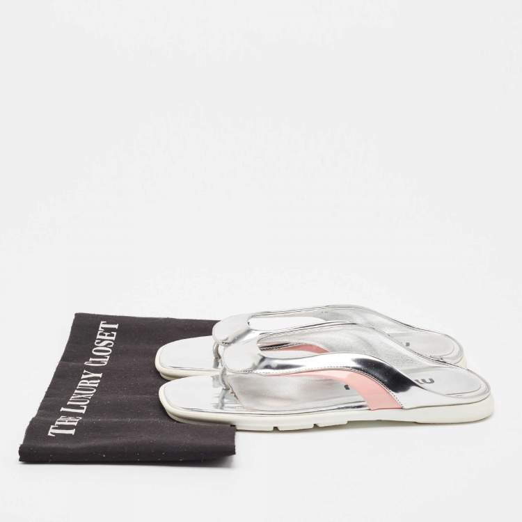 Pre Owned Miu Miu Silver/Pink Leather and Patent Thong Flats Size 36