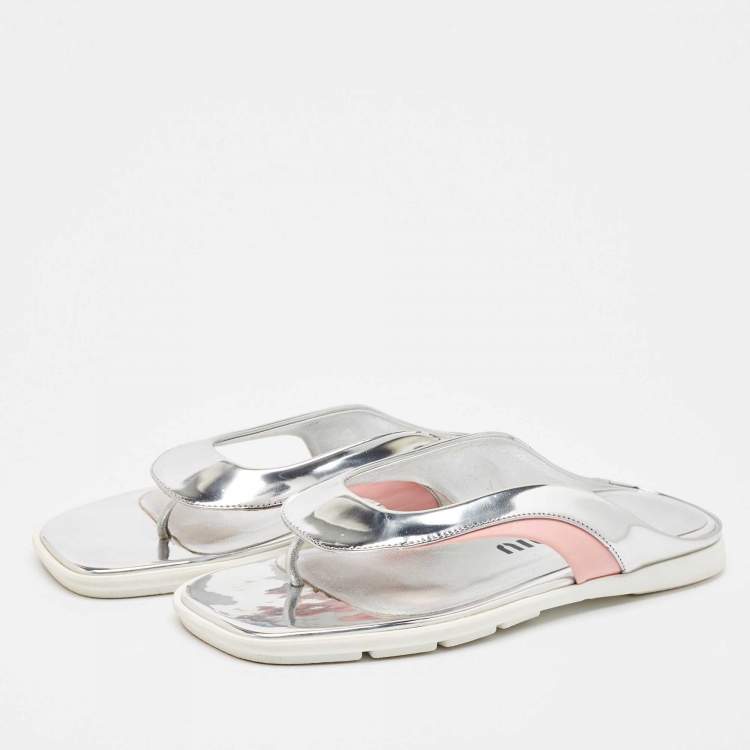 Pre Owned Miu Miu Silver/Pink Leather and Patent Thong Flats Size 36