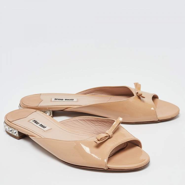 Pre Owned Miu Miu Beige Patent Leather Crystal Embellished Flat Slides Size 38.5