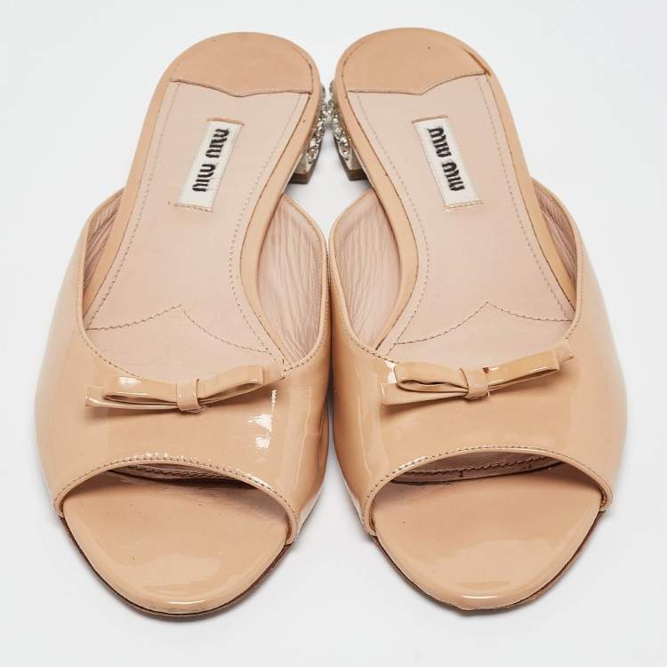 Pre Owned Miu Miu Beige Patent Leather Crystal Embellished Flat Slides Size 38.5