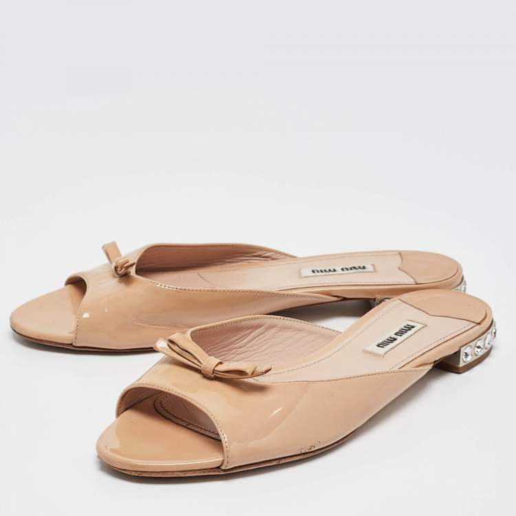 Pre Owned Miu Miu Beige Patent Leather Crystal Embellished Flat Slides Size 38.5