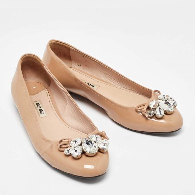 Pre Owned Miu Miu Beige Patent Leather Crystal Embellished Ballet Flats Size 37.5