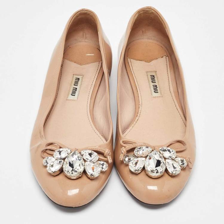 Pre Owned Miu Miu Beige Patent Leather Crystal Embellished Ballet Flats Size 37.5