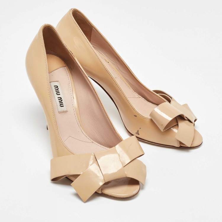 Pre Owned Miu Miu Beige Patent Leather Bow Peep Toe Platform Pumps Size 36