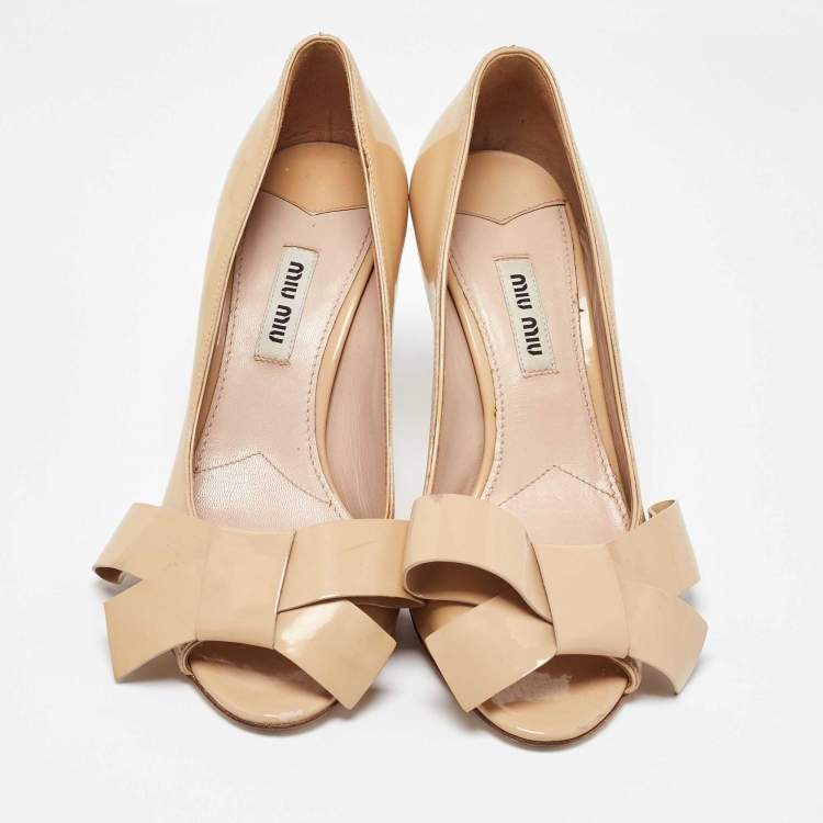 Pre Owned Miu Miu Beige Patent Leather Bow Peep Toe Platform Pumps Size 36