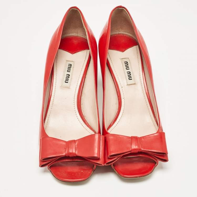 Pre Owned Miu Miu Red Patent Leather Block Heel Pumps Size 37