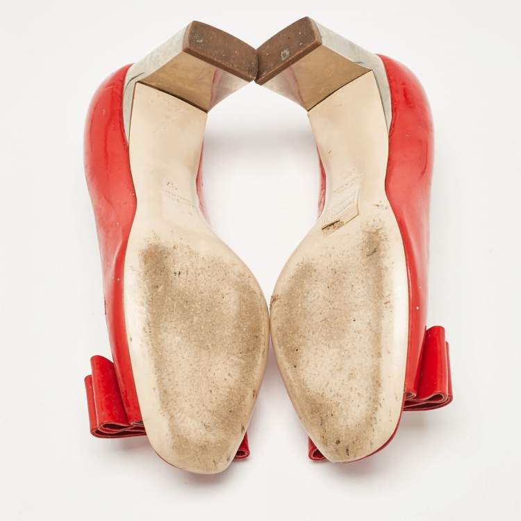 Pre Owned Miu Miu Red Patent Leather Block Heel Pumps Size 37