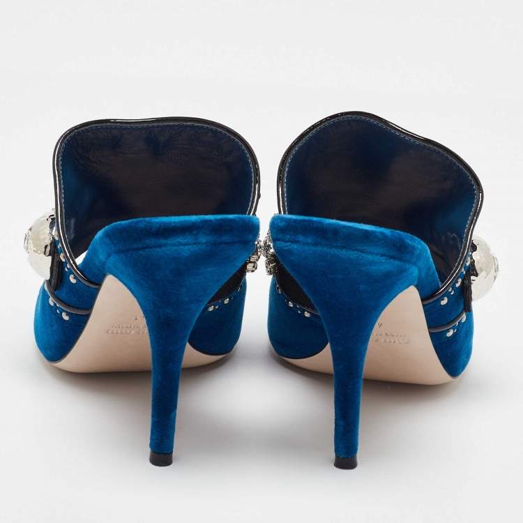 مملوكة مسبقًا Miu Miu Blue Velvet Studded and Crystal Embellished Mules Size 41