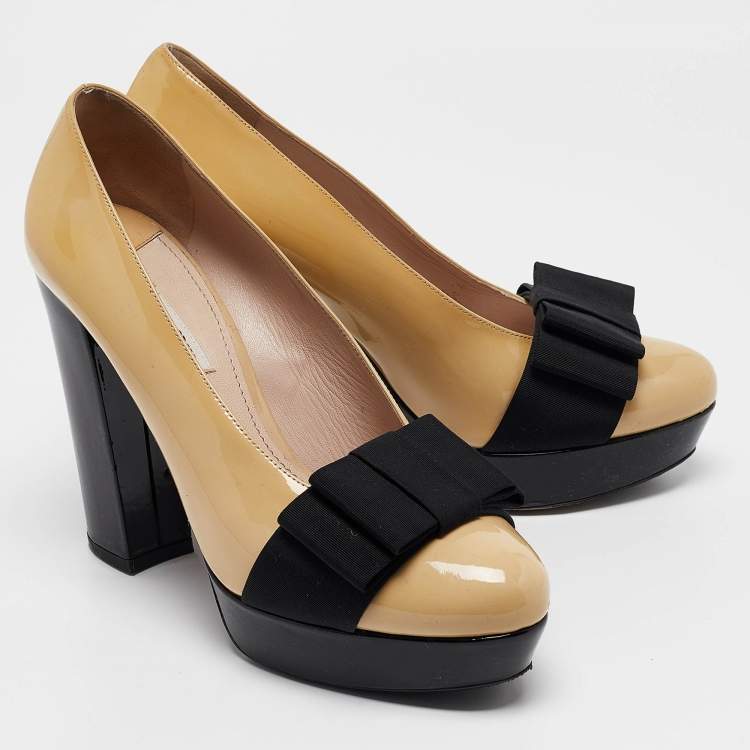Pre Owned Miu Miu Beige/Black Patent Leather Bow Platform Pumps Size 39