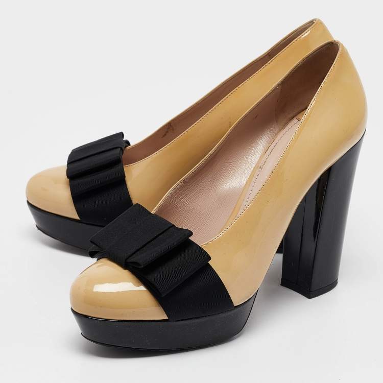 Pre Owned Miu Miu Beige/Black Patent Leather Bow Platform Pumps Size 39