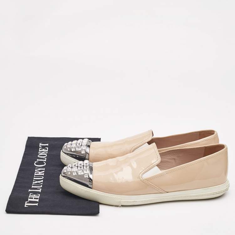 Pre Owned Miu Miu Beige Patent Leather Crystal Embellishment Pointed Sneakers Size 41