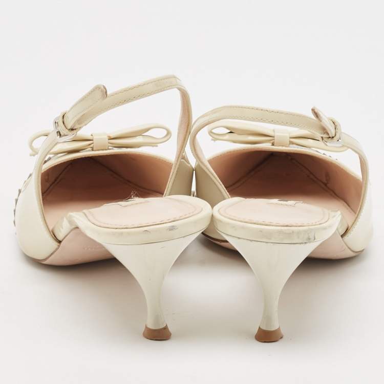 Pre Owned Miu Miu Beige Brogue Patent Leather Bow Slingback Pumps Size 40