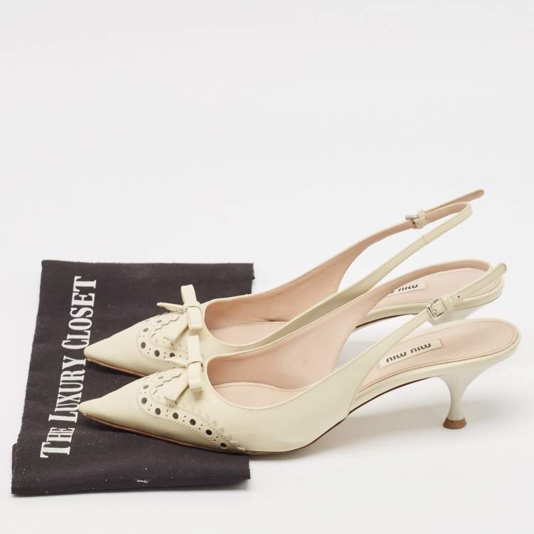 Pre Owned Miu Miu Beige Brogue Patent Leather Bow Slingback Pumps Size 40