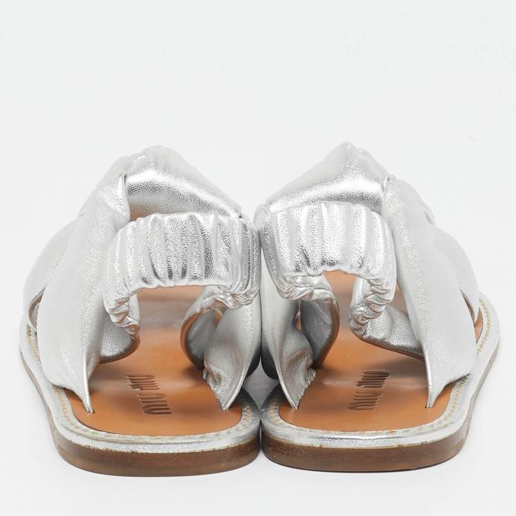 Pre Owned Miu Miu Silver Leather Knotted Flat Slingback Sandals Size 40.5