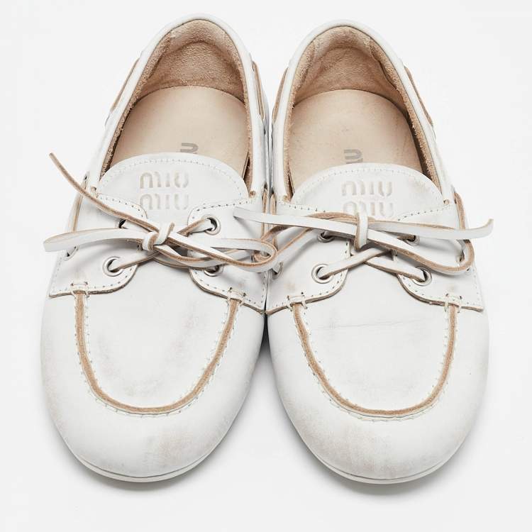 Pre Owned Miu Miu White Distressed Leather Bow Slip On Boat Shoes Size 36.5