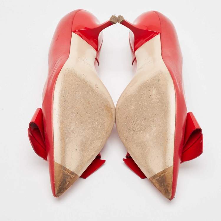 Pre Owned Miu Miu Red Patent and Leather Bow Pumps Size 39