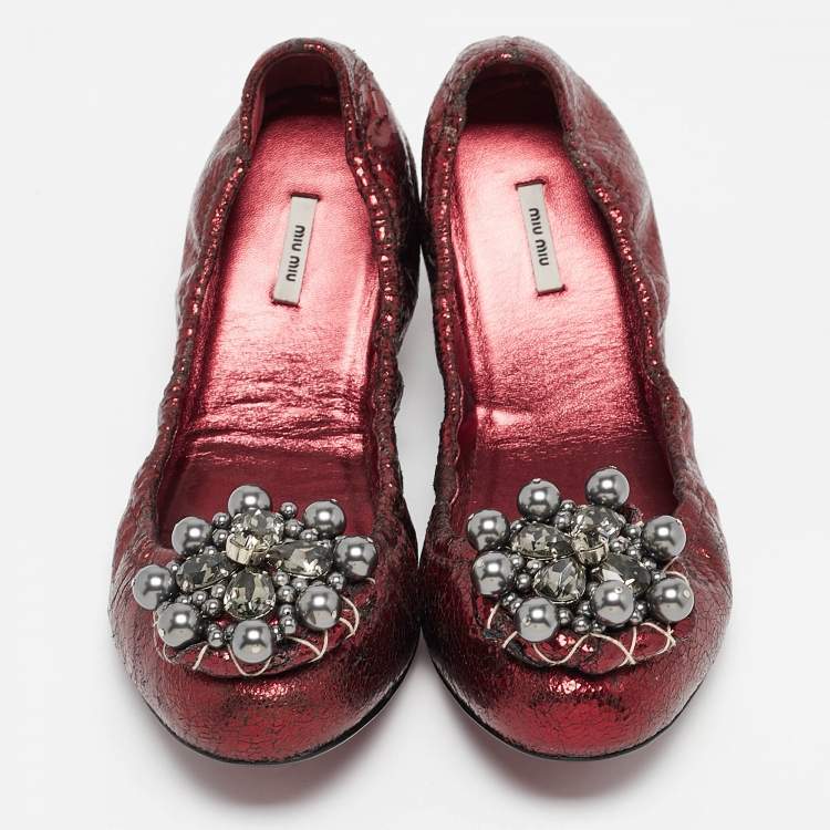 Pre Owned Miu Miu Burgundy Texture Leather Scrunch Ballet Flats Size 40