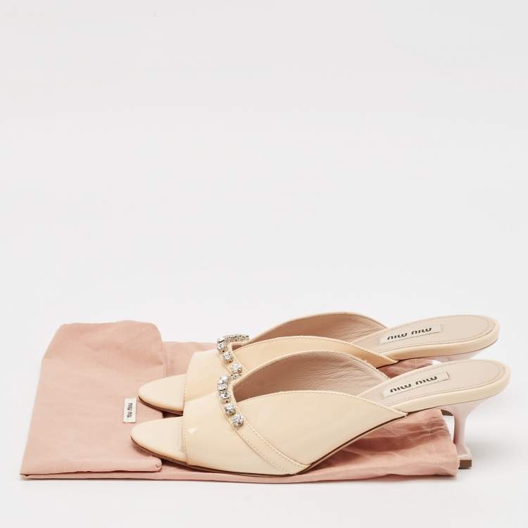 Pre Owned Miu Miu Beige Patent Leather Crystal Embellished Open Toe Mules Size 36