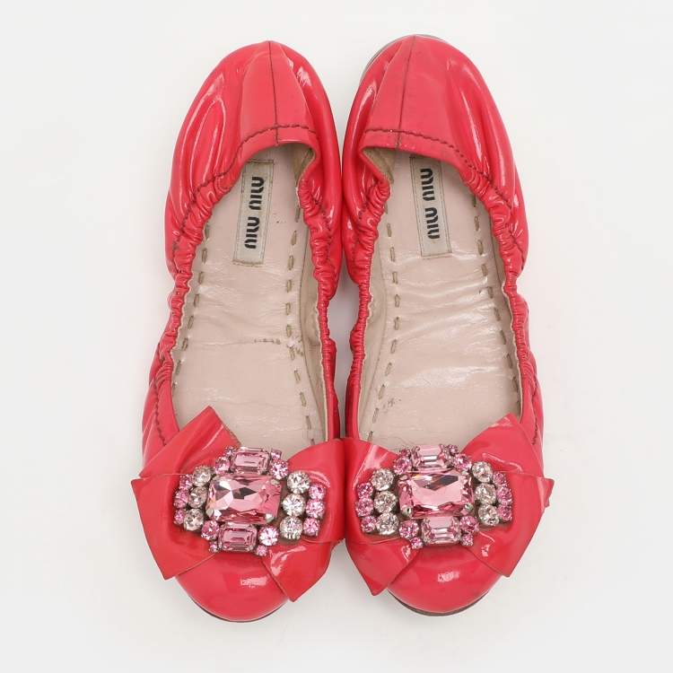 Pre Owned Miu Miu Pink Patent Leather Crystal Embellished Scrunch Ballet Flats Size 35.5