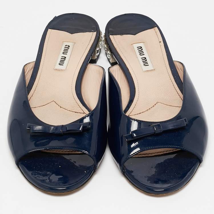 Pre Owned Miu Miu Blue Patent Leather Crystal Embellished Bow Flat Slides Size 38.5