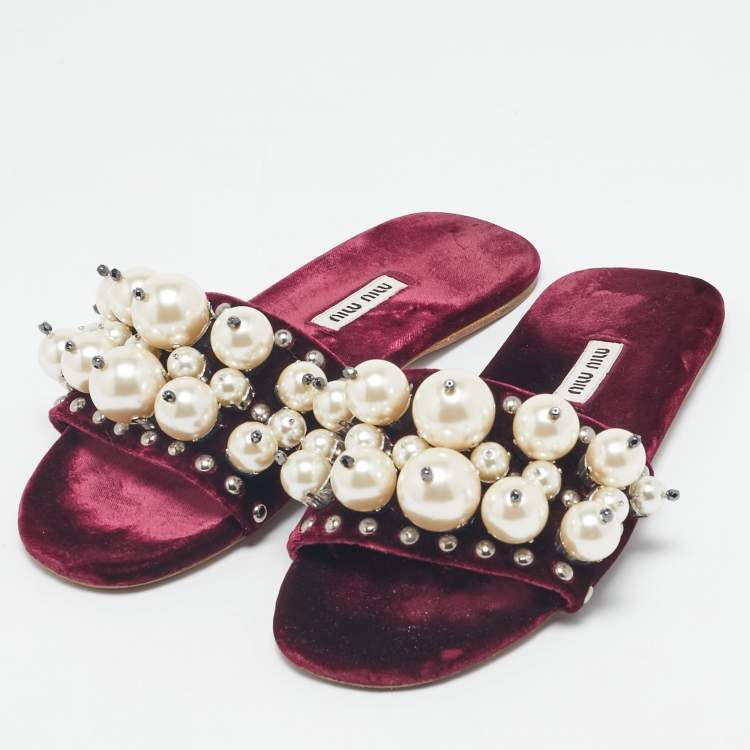 Pre Owned Miu Miu Burgundy Velvet Faux Pearl Embellished Flat Slides Size 35.5