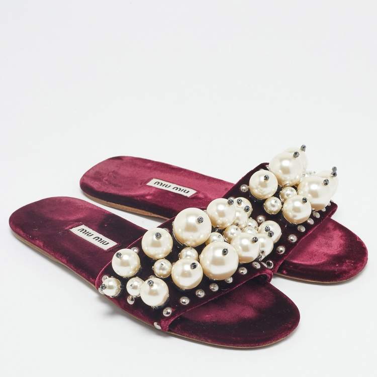 Pre Owned Miu Miu Burgundy Velvet Faux Pearl Embellished Flat Slides Size 35.5