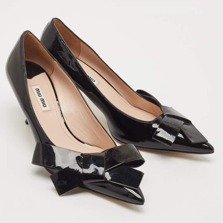 Pre Owned Miu Miu Black Patent Leather Bow Pointed Toe Pumps Size 37.5