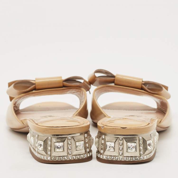 Pre Owned Miu Miu Beige Patent Leather Crystal Embellishment Mule Sandals Size 38