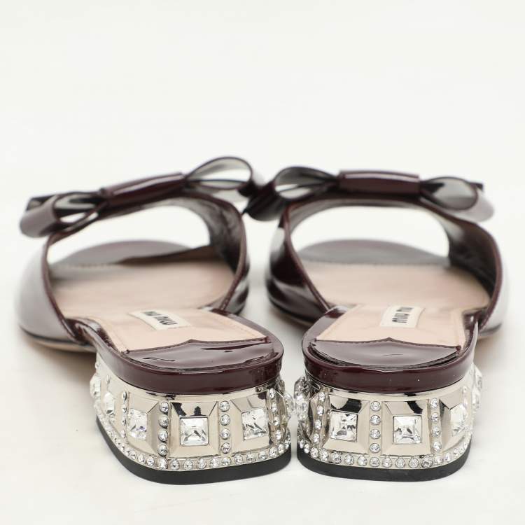 Pre Owned Miu Miu Burgundy Patent Leather Bow Crystal Embellished Heel Slide Sandals Size 37