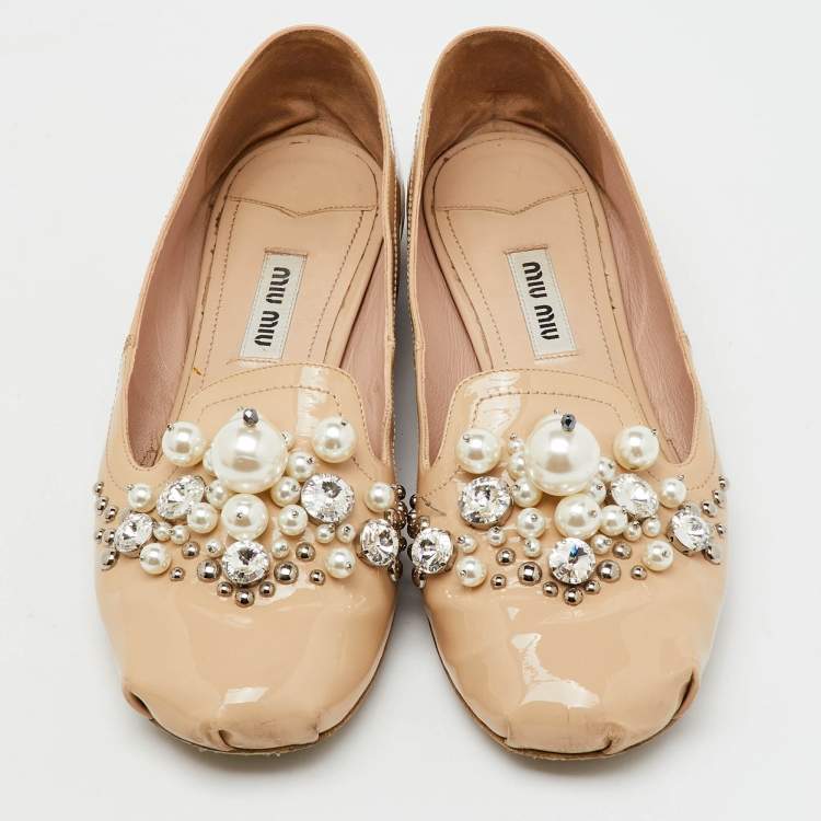 Pre Owned Miu Miu Beige Patent Leather Faux Pearls Ballet Flats Size 36