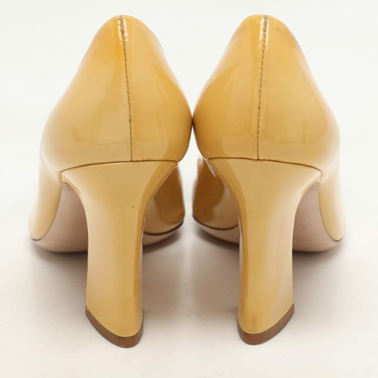 Pre Owned Miu Miu Yellow/Black Patent Leather Bow Pumps Size 38