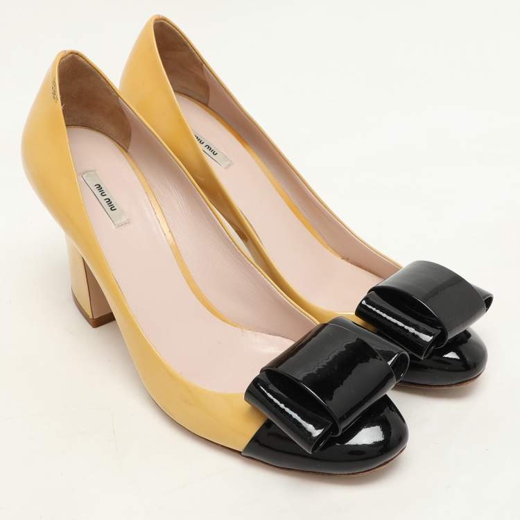 Pre Owned Miu Miu Yellow/Black Patent Leather Bow Pumps Size 38