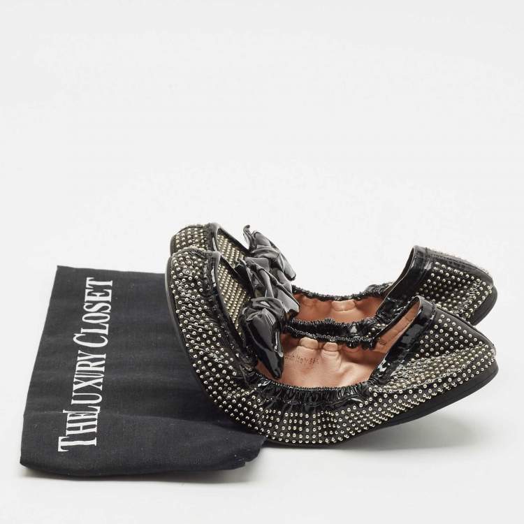Pre Owned Miu Miu Black Patent Leather Studded Bow Scrunch Ballet Flats Size 38.5