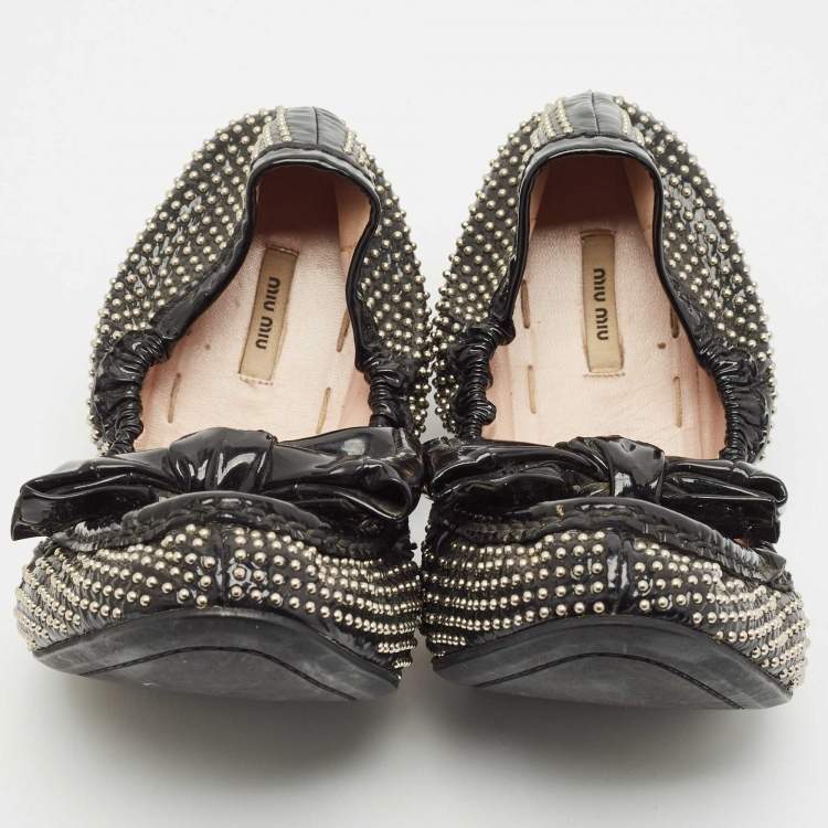 Pre Owned Miu Miu Black Patent Leather Studded Bow Scrunch Ballet Flats Size 38.5