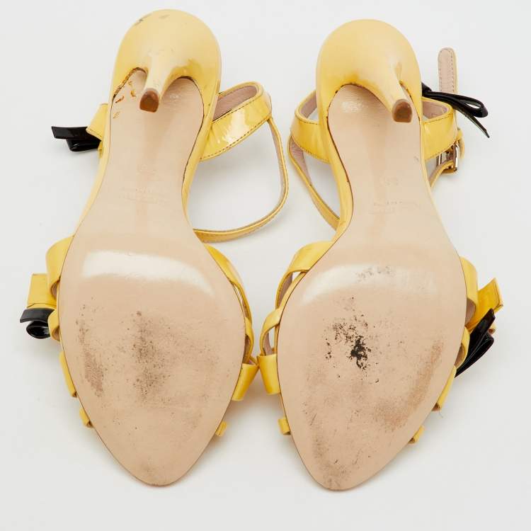 Pre Owned Miu Miu Yellow/Black Patent Leather Bow Ankle Strap Sandals Size 36