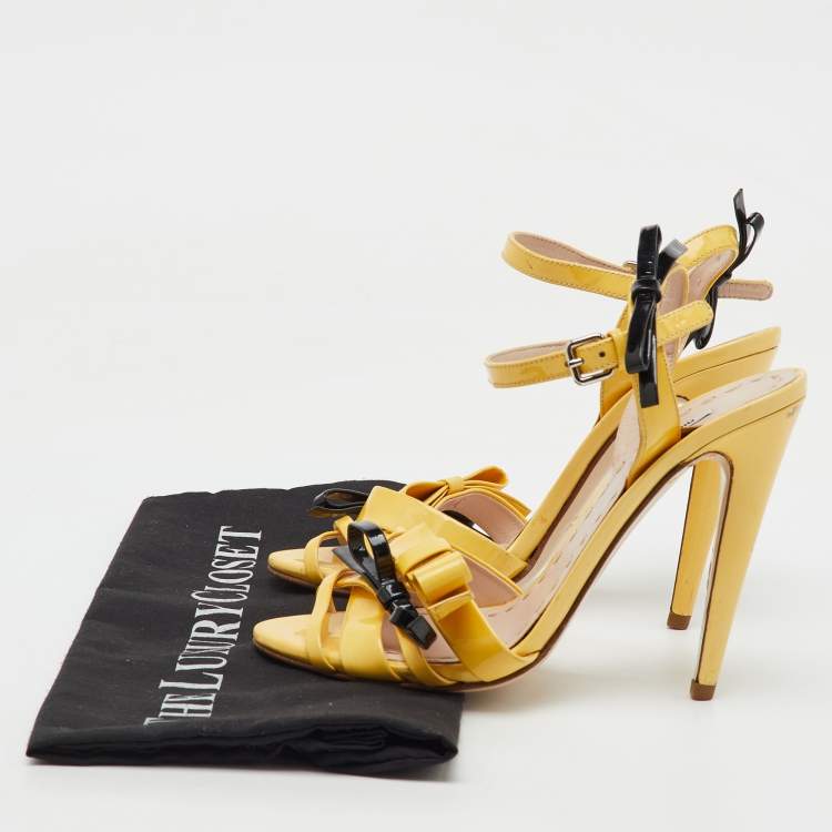 Pre Owned Miu Miu Yellow/Black Patent Leather Bow Ankle Strap Sandals Size 36