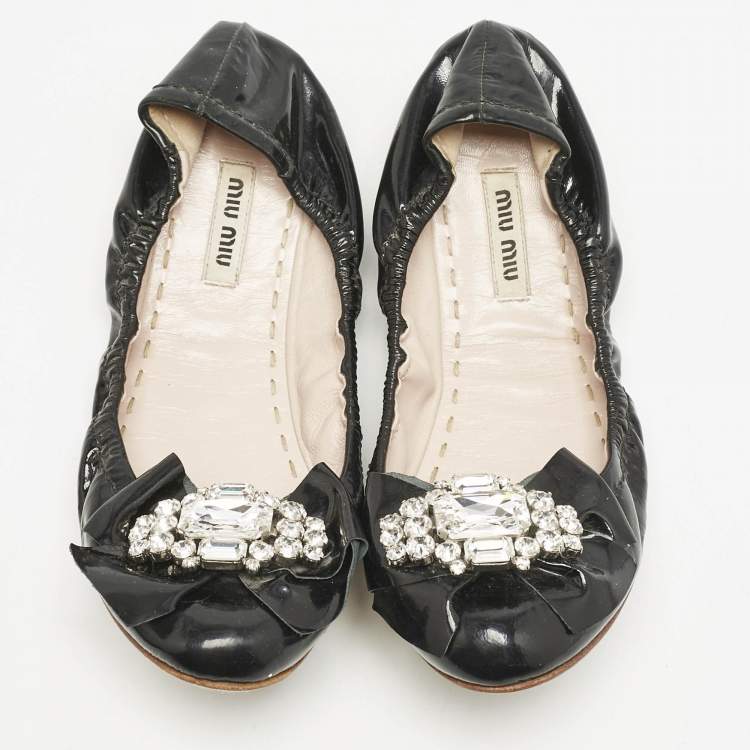 Pre Owned Miu Miu Black Patent Leather Crystal Embellished Scrunch Ballet Flats Size 38