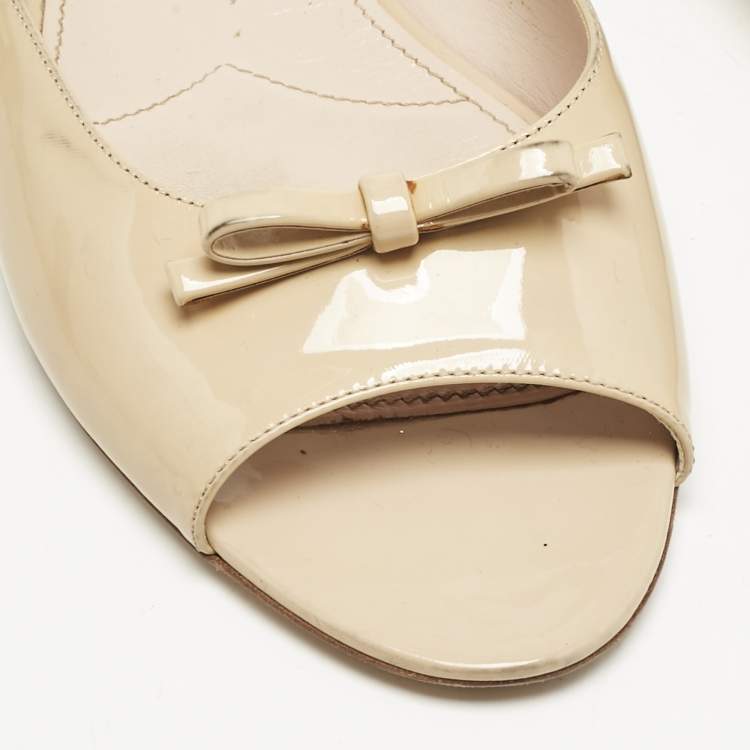 Pre Owned Miu Miu Beige Patent Leather Bow Crystal Embellished Heel Flat Slides Size 39
