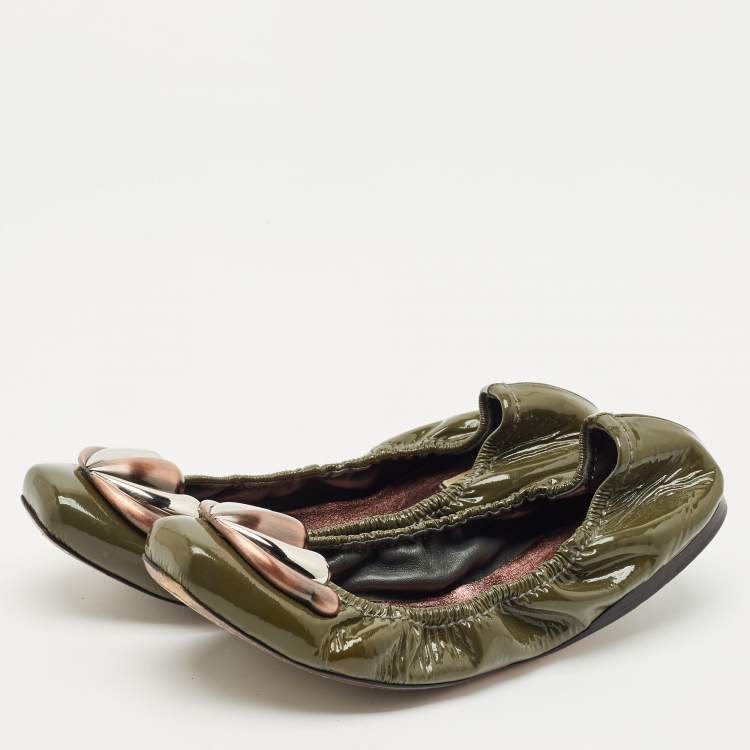Pre Owned Miu Miu Green Patent Leather Scrunch Ballet Flats Size 39.5