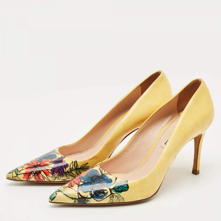Pre Owned Miu Miu Yellow Patent Leather Floral Print Pumps Size 39