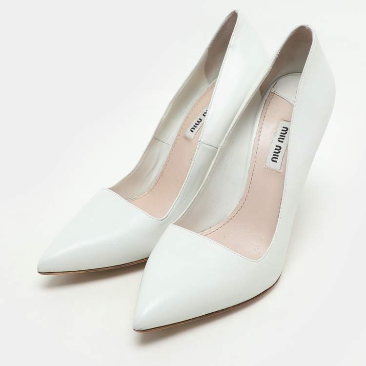 Pre Owned Miu Miu White Leather Pointed Toe Pumps Size 38.5