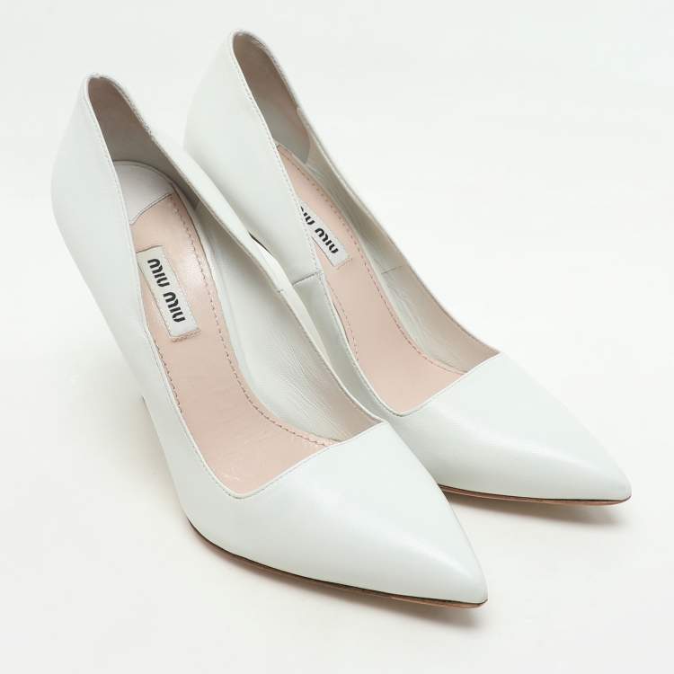 Pre Owned Miu Miu White Leather Pointed Toe Pumps Size 38.5