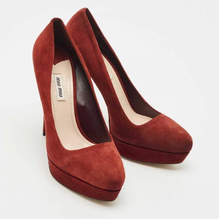 Pre Owned Miu Miu Burgundy Suede Platform Crystal Embellished Heel Pumps Size 40