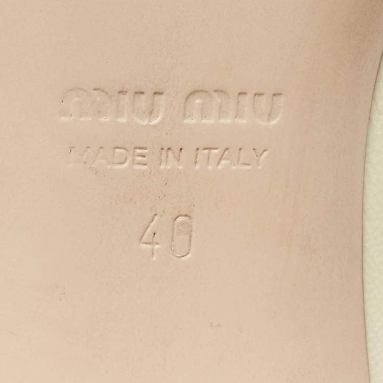 Pre Owned Miu Miu Cream/Black Leather and Patent Leather Mary Jane Pumps Size 40