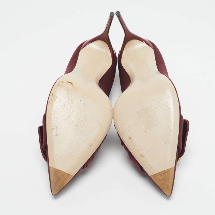 Pre Owned Miu Miu Burgundy Satin Crystal Embellished Pointed Toe Pumps Size 39