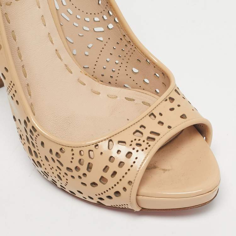 مملوكة مسبقًا Miu Miu Beige Patent Leather Laser Cut Peep Toe Pumps Size 37.5