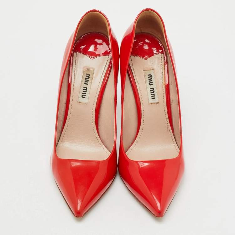 Pre Owned Miu Miu Cherry Red Patent Leather Glitter Sole Pointed Toe Pumps Size 37