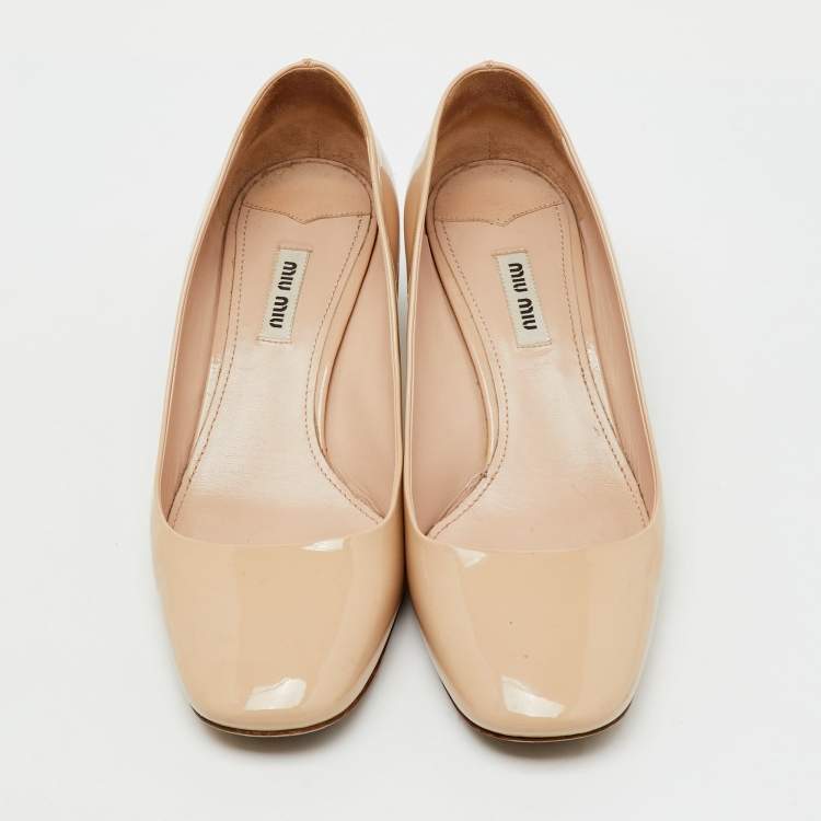 Pre Owned Miu Miu Beige Patent Leather Crystal Embellished Block Heel Pumps Size 40